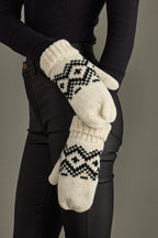 CREAM SPECKLED MITTENS