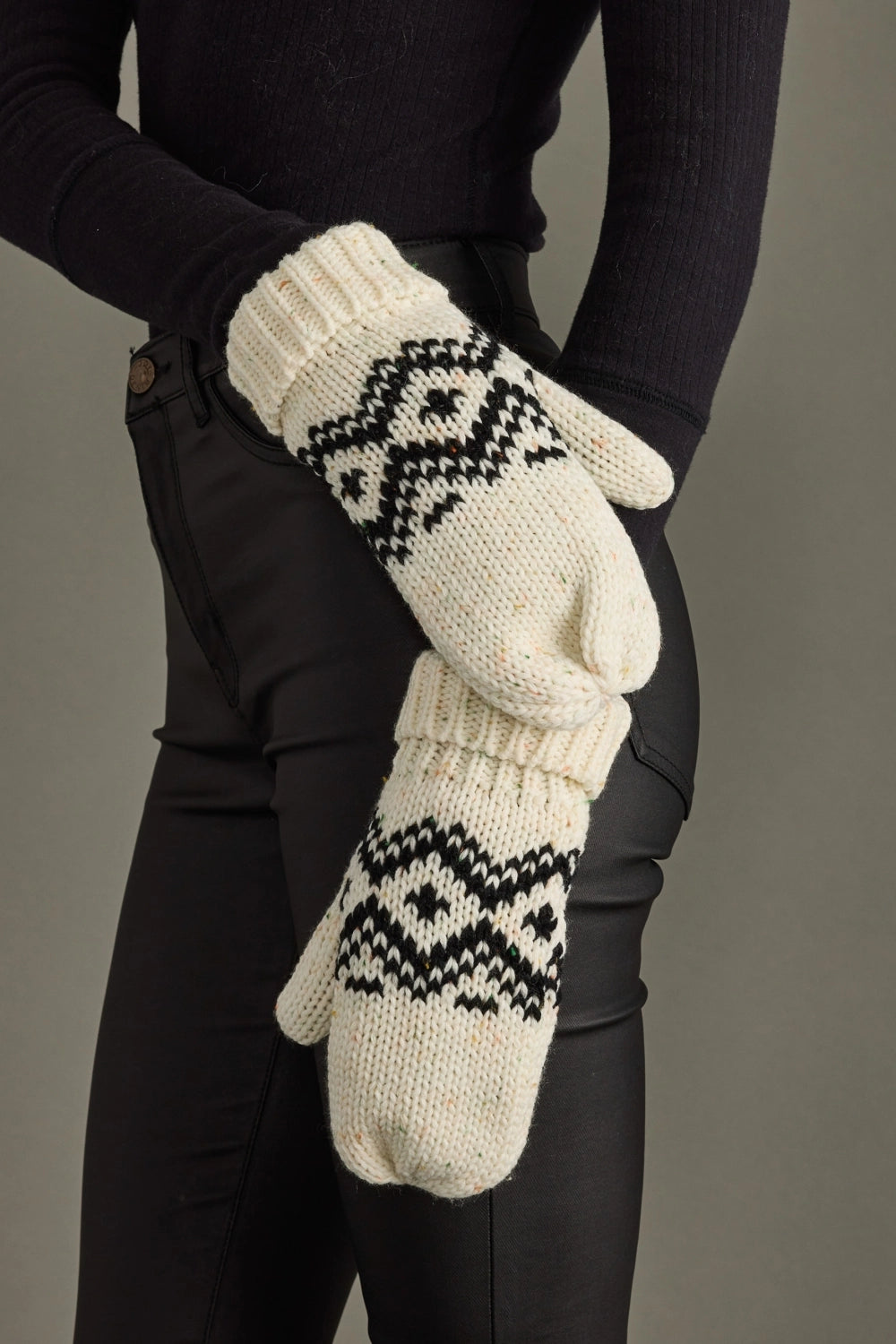 CREAM SPECKLED MITTENS