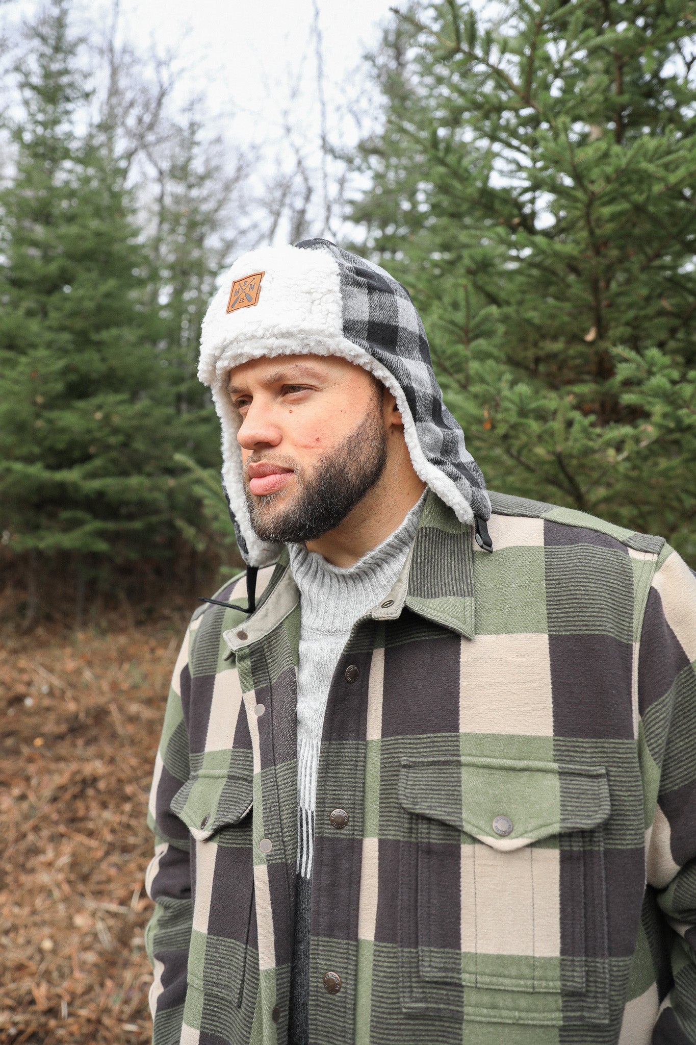BLACK TRAPPER HAT