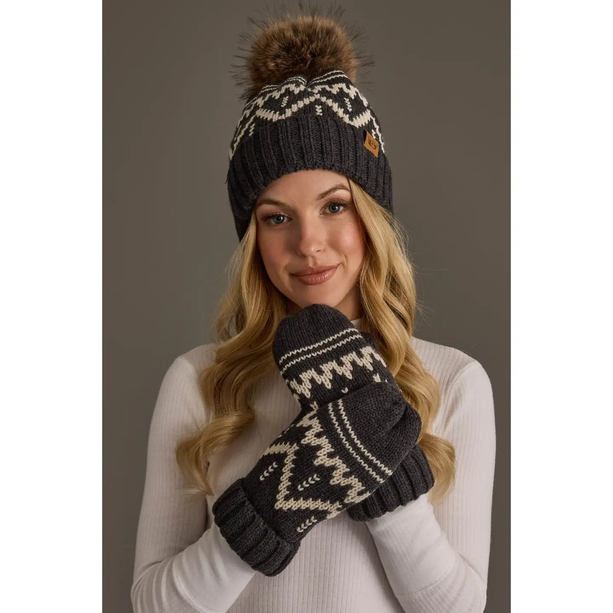 CLASSIC PATTERNED MITTENS