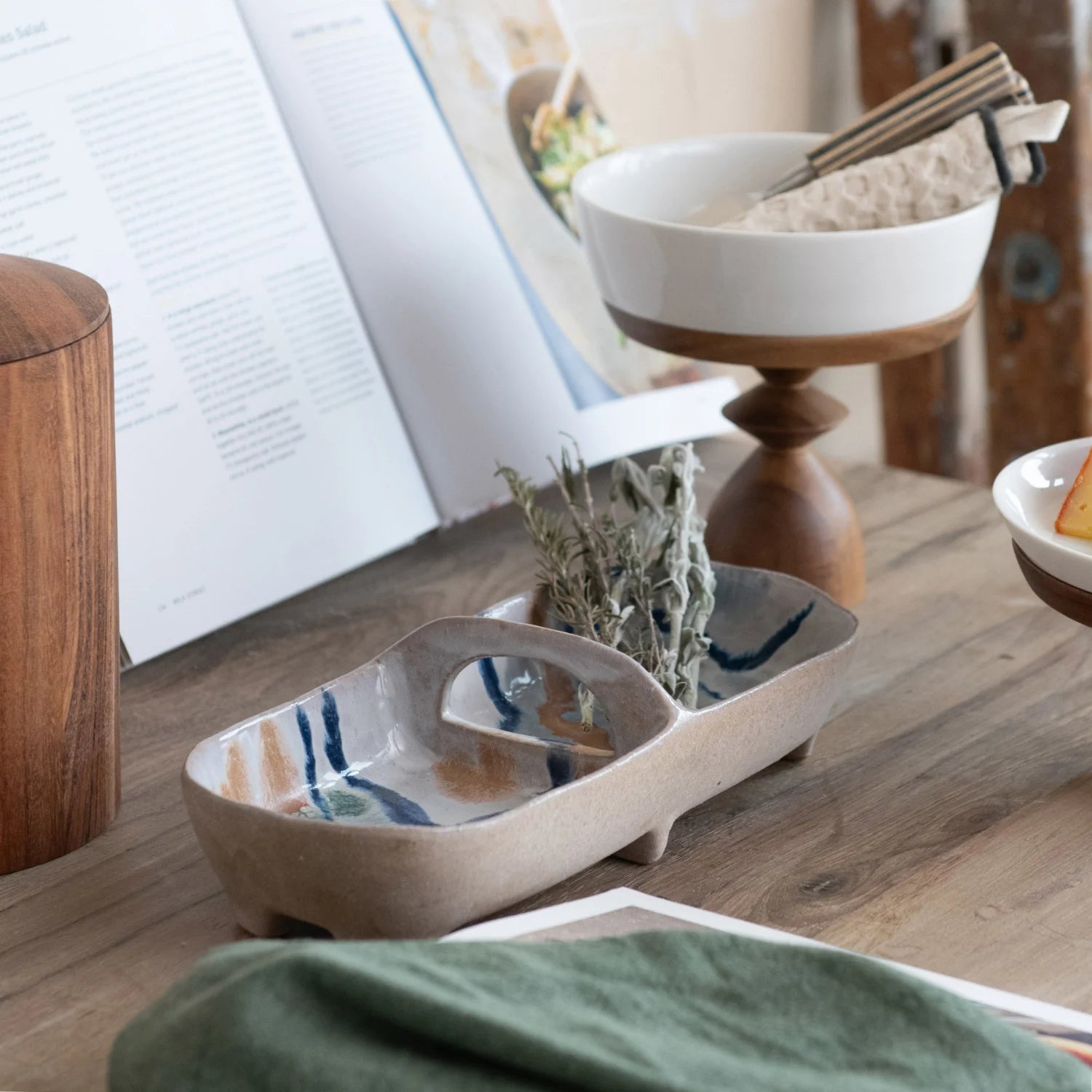 STONEWARE 2 SECTION DISH