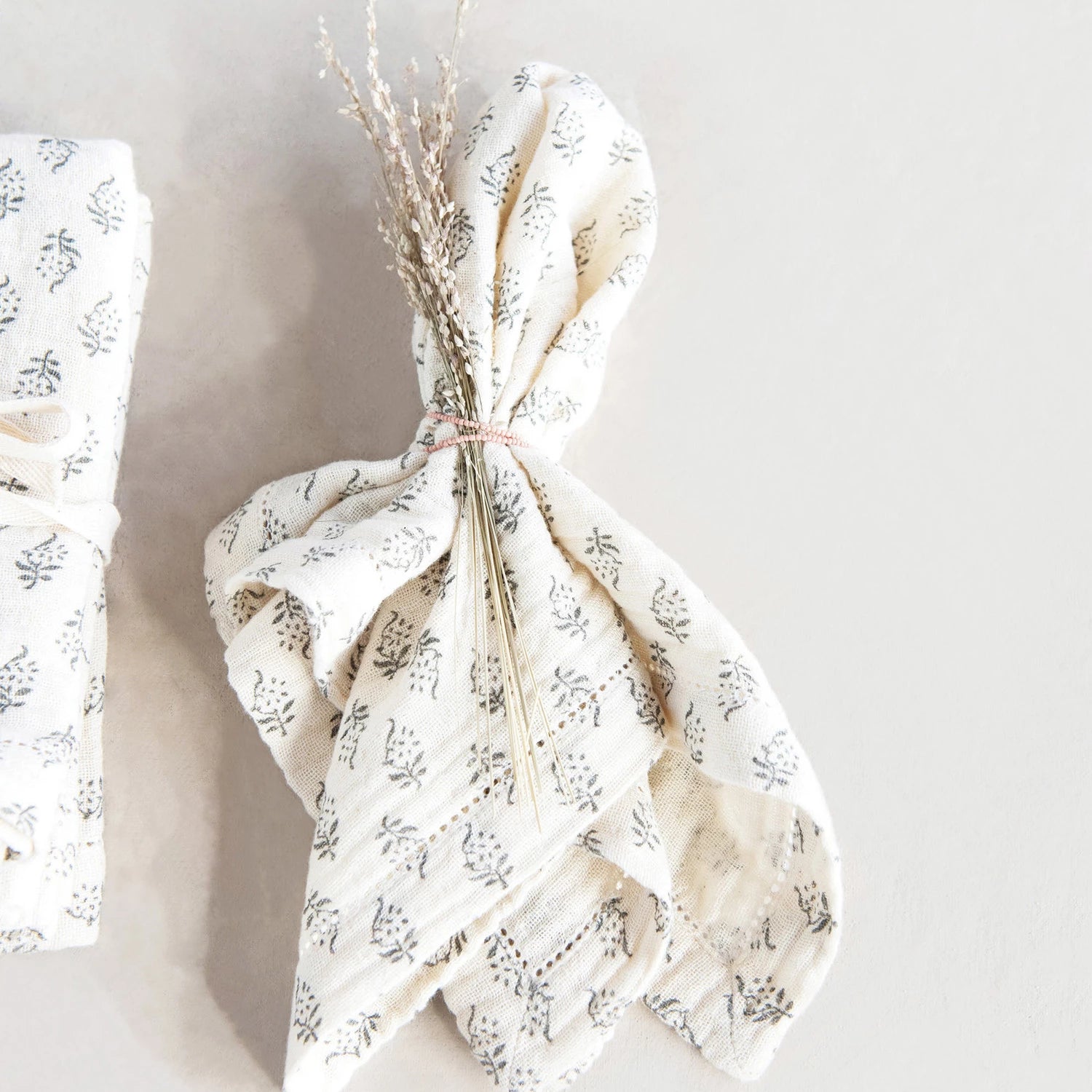 FLORAL PRINTED NAPKINS
