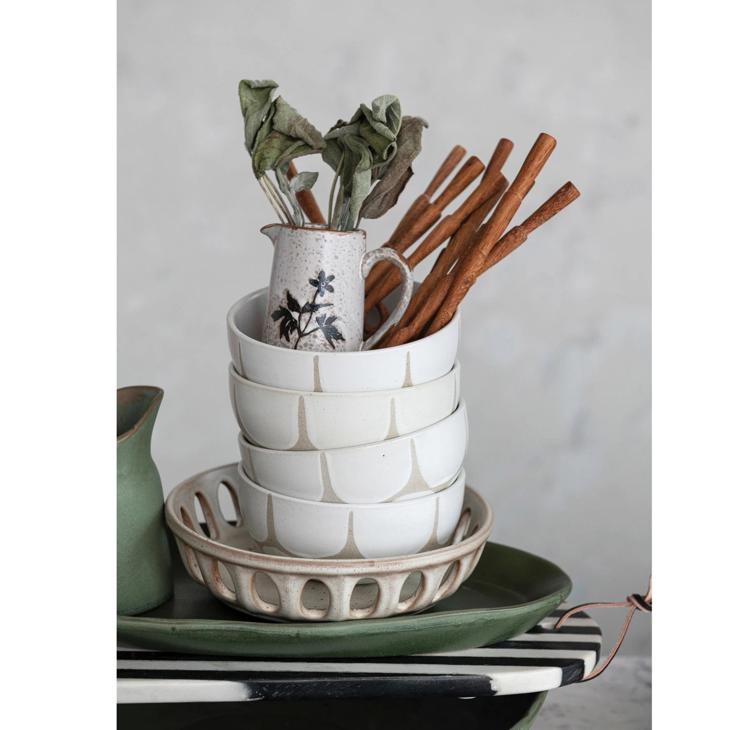 6 OZ FLOWER CREAMER