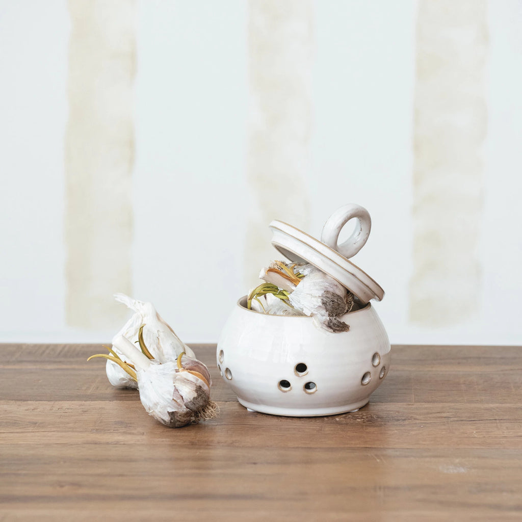 STONEWARE GARLIC ONION KEEPER