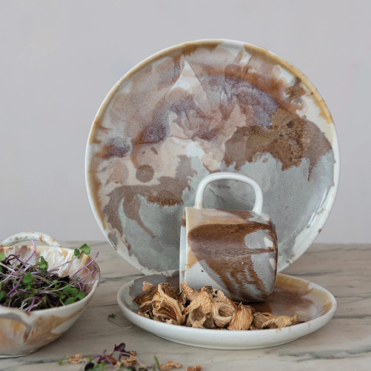 8" STONEWARE PLATE