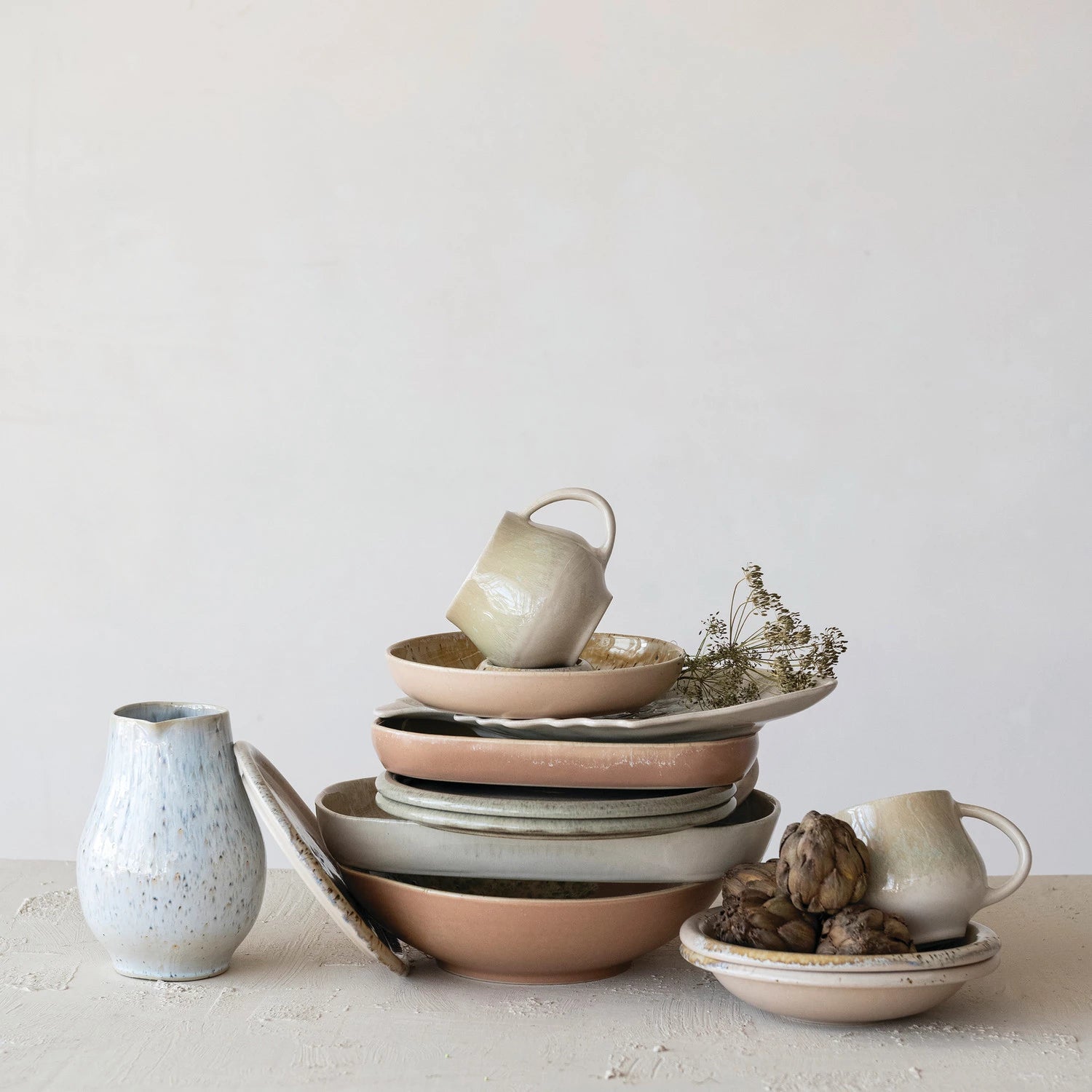 WIDE RIM STONEWARE BOWL