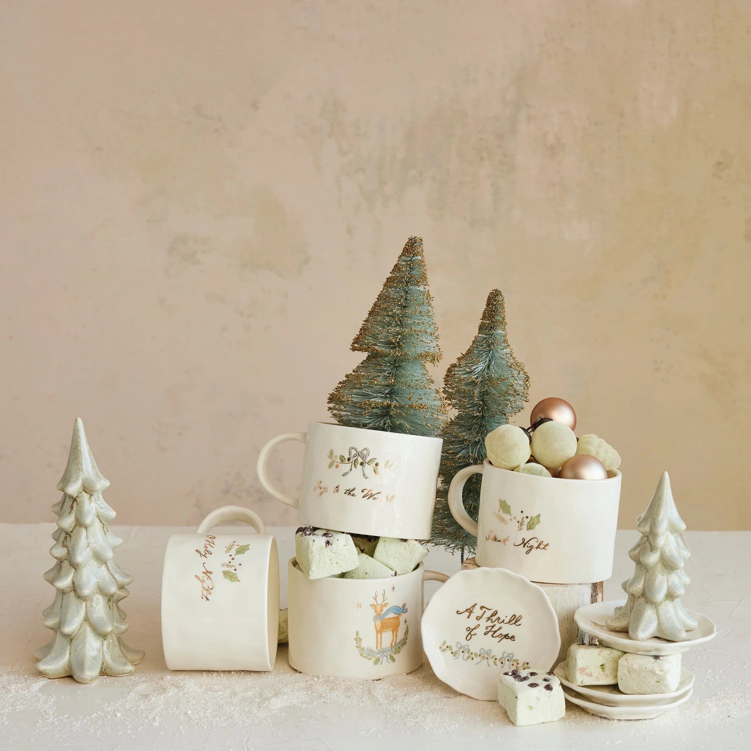 14 OZ. GOLD DETAIL MUG